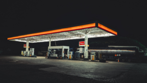 gas station by sergio souza on pexels