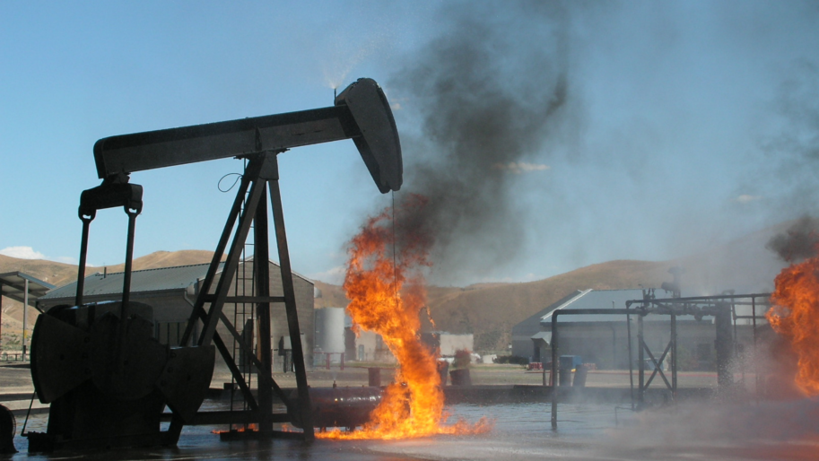 Oil pumpjack on fire. Photo by Canva.