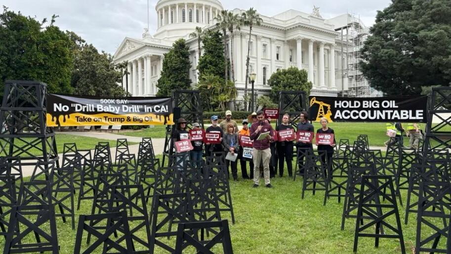 Activists with the Last Chance Alliance coalition placed 100 mini oil derricks on the capitol lawn to call out Big Oil’s influence over California decision-makers. Photo by Laura Deehan.